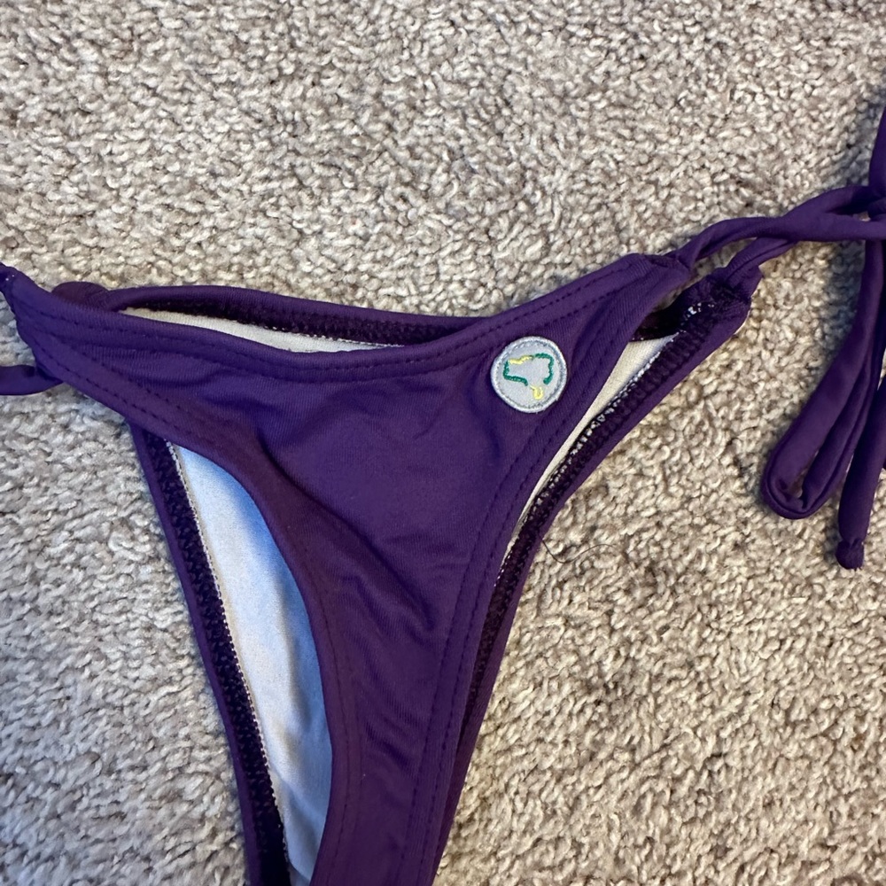 Brazilian showroom thong bikini bottoms - Picture 4 of 6